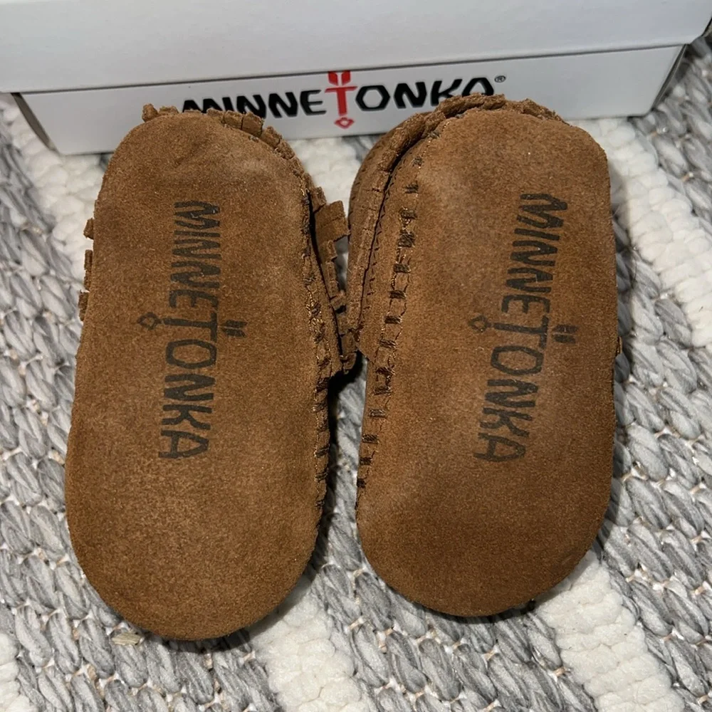 Authentic New in Box, Minnetonka Infant’s Star Riley Bootie Dusty Brown